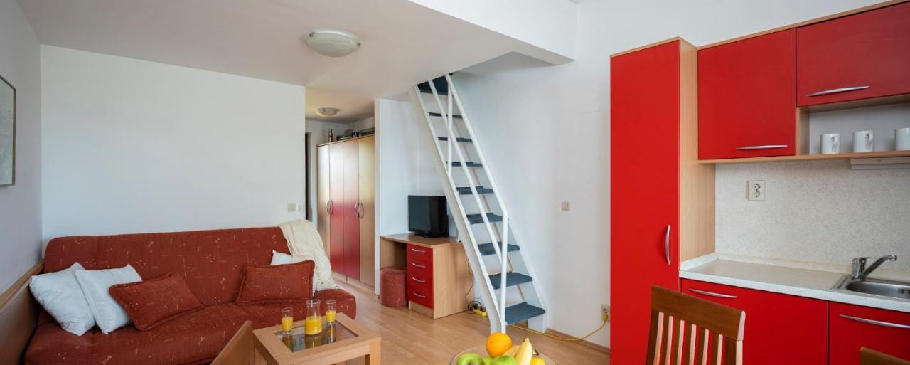 Apartments Hostin Roza Duga Uvala Pavicini Exterior photo
